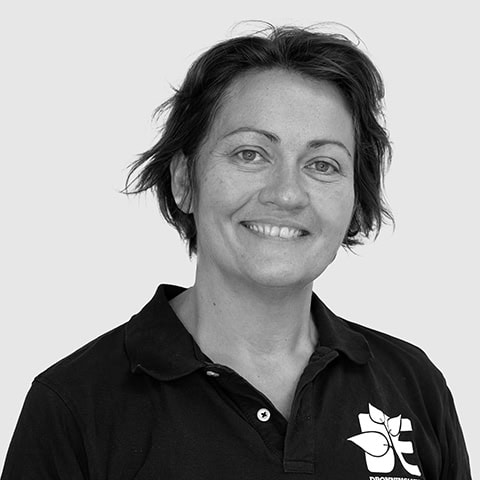 Motiveret lærer på Dronninglund Efterskole, engageret i elevudvikling og kreativ læring.