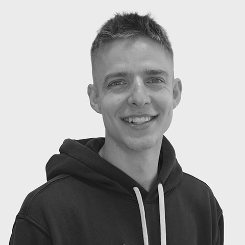 Elev glade dreng på Dronninglund Efterskole, unge læring i trygt miljø.